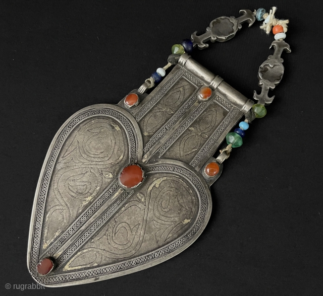 Antique Turkmen-Tekke Tribal Silver Asyk Pendant Gilded with Carnelian & Gemstone. Ethnic Turkoman Art Jewellery Collector Piece. Circa - 1900 Size - Lenght : 29 cm
Height : 20.5 cm - Width :  ...