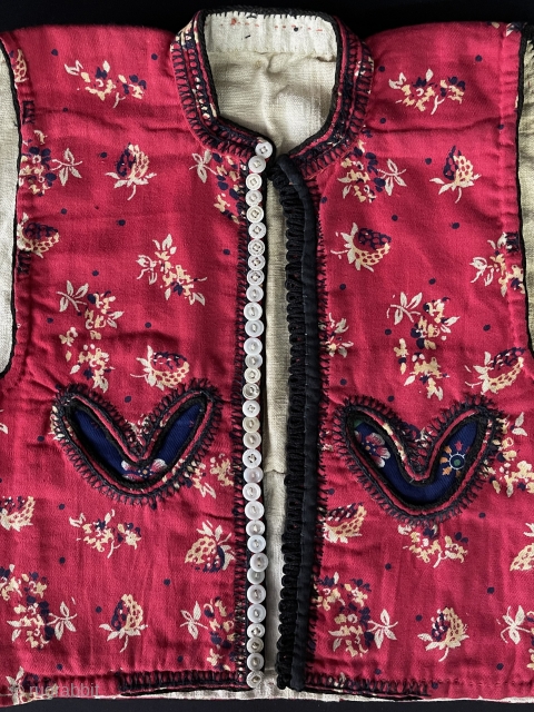 Afghanistan Tribal Printed Cotton Child Vest with Pearl Buttons. Height : 41 cm - Shoulder Size - 32 cm. Contact - turkmansilver@gmail.com           