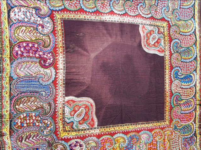 Antique İndia printed, 3 / 2 partly silk embroidered Bokhca. All natural dyes are used in block printing. Size - 39.5'' x 39.5'' - ''100 cm x 100 cm'' turkmansilver@gmail.com.   