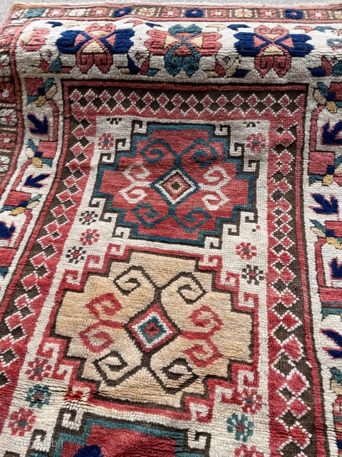 Great condition plus good dyes Caucasian rug, probably Gendje. Size is 166 cm x 86 cm. Please ask for more information.            