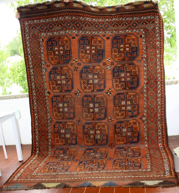 Only natural dyes on this super unusual Ersari carpet. Washed, no holes, ends and sides secured. Around 1900.Very decorative and unique pieve (last pic shows the back)

Size:275 cm (3 m with Kelim)  ...