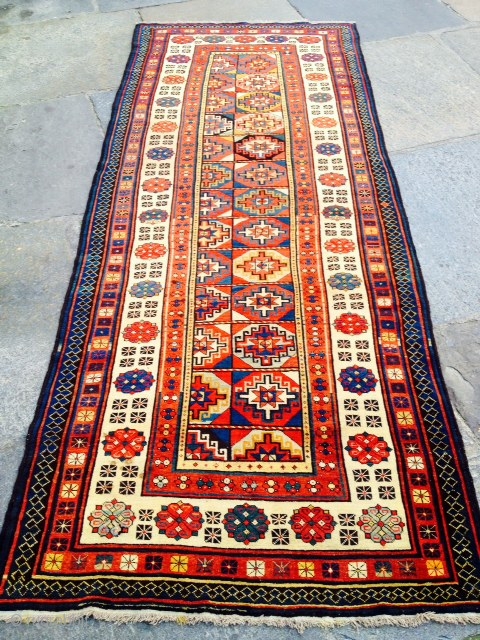 Talish antique  19 th century
175 x 110 cm
Sold thanks                       