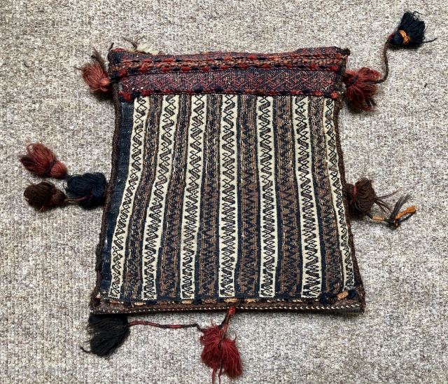 Nice antique complete flatwoven Baluch bag (stuffed)
Ca 1900 all wool natural colours 33 x 33 cm                 