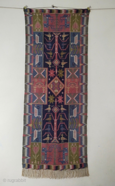 Antique swedish Scandinavian skane rollakan tapestry wall hanging textile.
Size 45×18 inches.
For price contact us.                   
