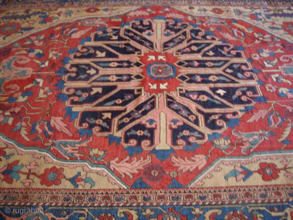 Antique Heriz Serapi Carpet

Super design and colours

3.90 m x 2.75 m

Beautiful furnishing carpet
                    