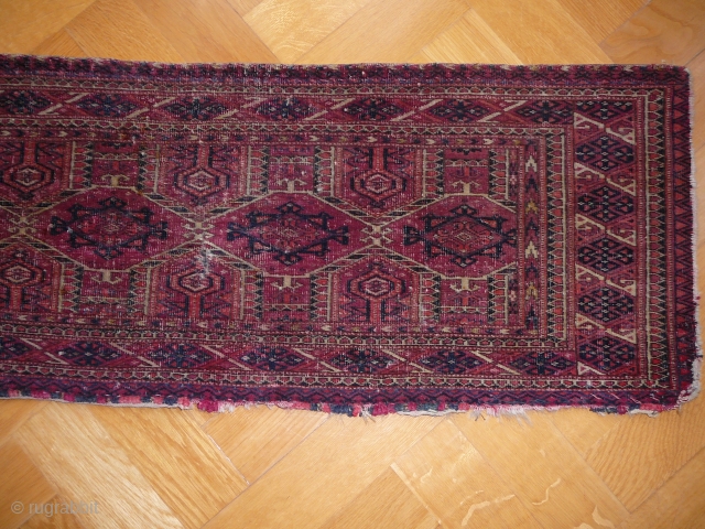 Antique Tekke torba

Circa 1900 

112 cm x 33 cm 

I have attached picture of the back of the torba as well.            