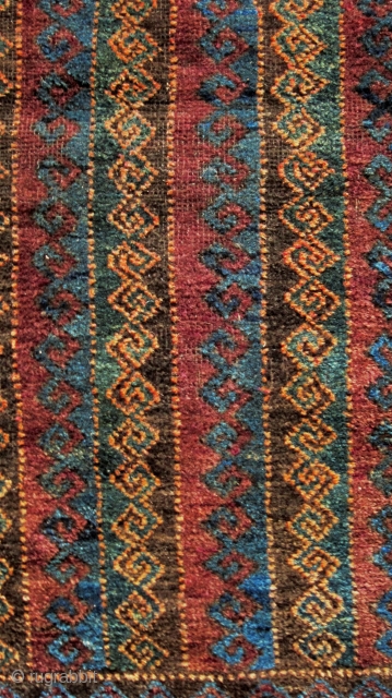 An early 20th century Baluch Balisht. Size 110 x 68cm

In good all-over condition, well drawn,with thick pile and good unfaded colours            