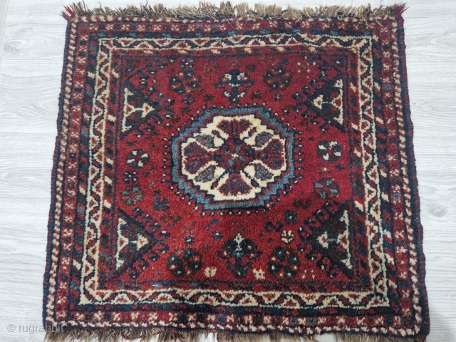 Shiraz Persien kontted,bagface.size,83×73.circa 1930.ca. good condition.                           