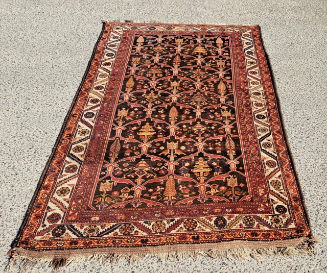 Luri rug, dated 1916 (1334). 266 x 150 cm in size. Very good condition.                   