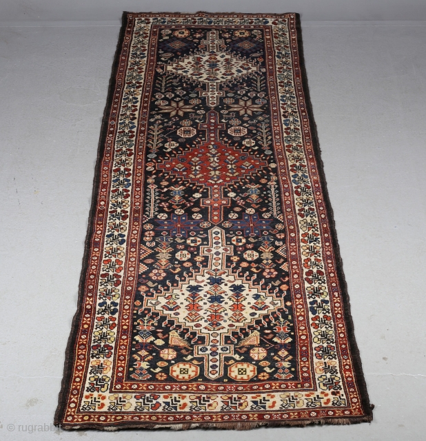 Luri runner size 345 x 110 cm.                          