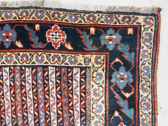 Antique khamseh 190 X 153 cm.                           