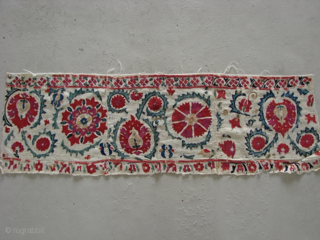 Sweet Nurata Suzani fragment.
Late 19th Century.
Beautiful embroidery.                          