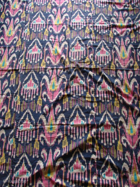 Russian Tradecloth.
Early 20th Century.

Nice Ikat print and funky backing.                        