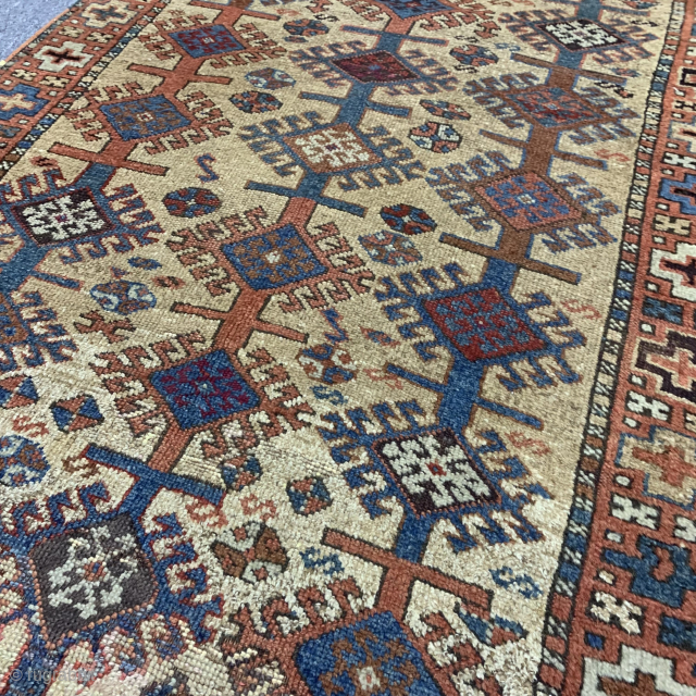 Antique Kurdish carpet 
Size:188x108                             