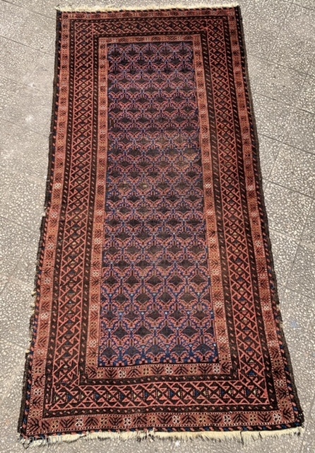 Antique Beluch carpet very nice and old
Size:190x95 cm                         