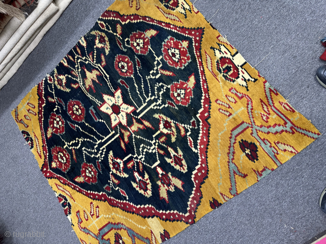 Antıque Agra Fragment 
Size:135x125 cm                            