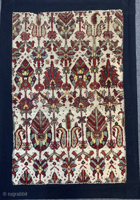 Antıque Agra Fragment carpet, 
carpet to carpet size:96x60 cm 
textile to textile size:110x76 cm
                   