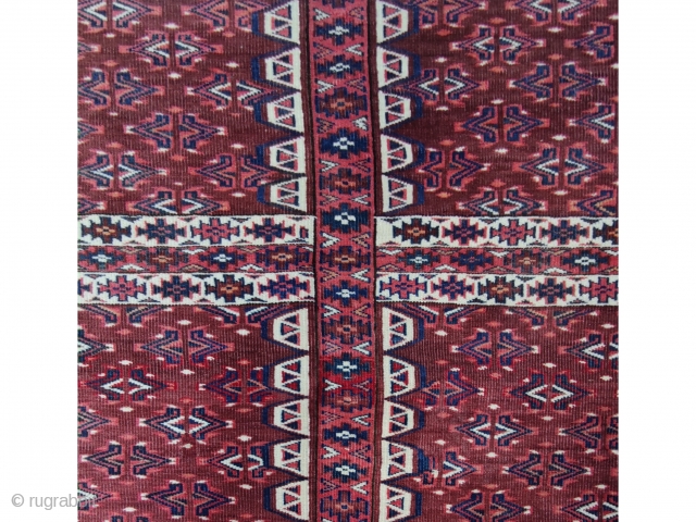 Centralasin turkoman Ensi Rug
Size:137x170cm/4'6"x5'7"                             