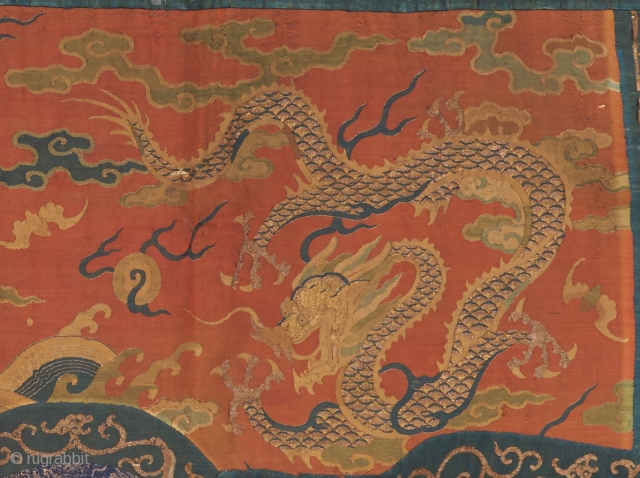 Detail of a three dragon Kesi from the 17th century. Incredible work and drawing. Silk and metal thread. 

www.bbolour.com              