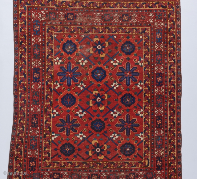 Great Beshir Mina Khani in a rare rug format. Ask for more details.                    