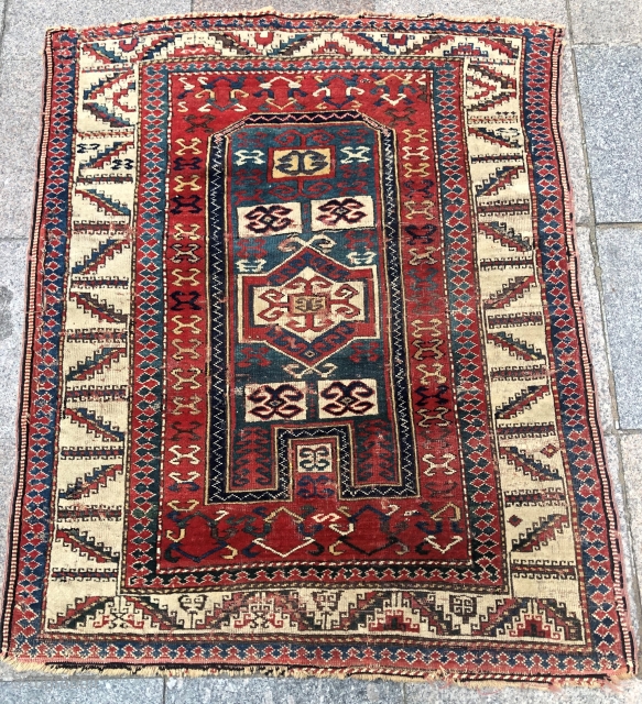 Antique FAchrola Rug
Size 110x130 cm                            