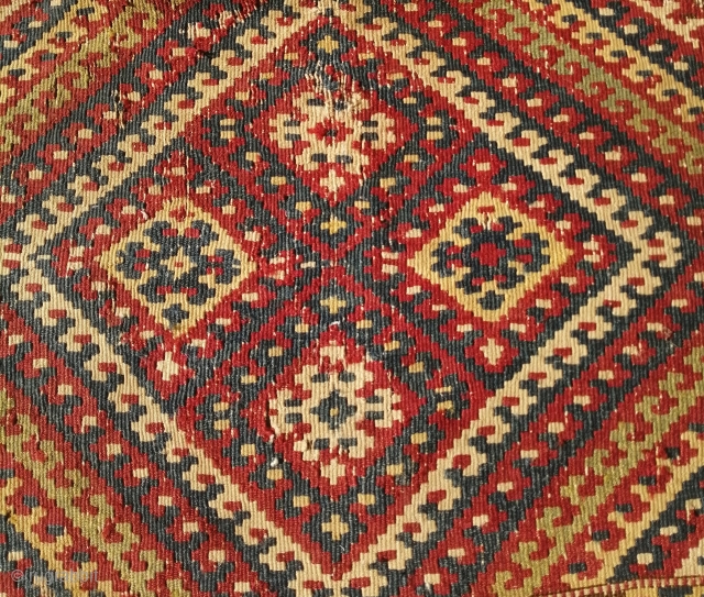 Antique Erzurum Kilim
Size 60x93 cm                            