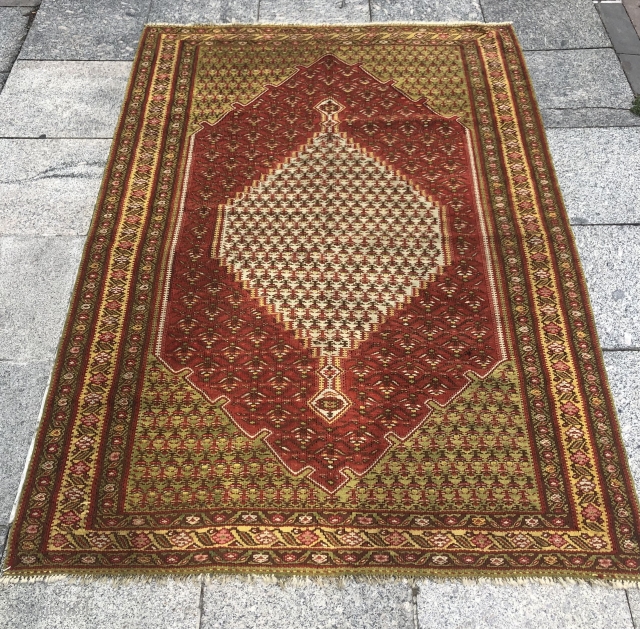 Antique Persian Sine Kilim
Size 129x191 cm
                           