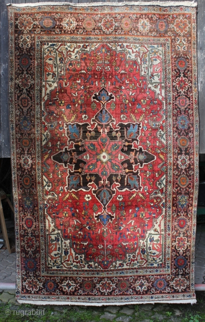 BIDJAR around 1900  good condition 
Size: 205x130cm                         