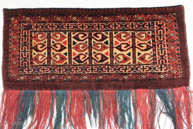   Antique Yomut Torba around 1880 Very good condtion a highly couglt-after collector's
item,
Size: 79x36cm                  