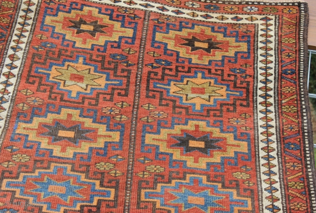 Northwest Persian Kurdish rug, memlingül desing vory good condition
Size: 270x114cm                       