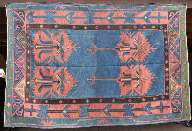 AWAR Kelim Dagestan Caucasus 19th century very good condition.
Size:236x153cm
Price:2600€