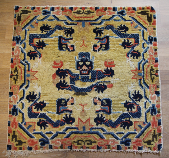 Ning Xia Western China around 1880 Very good condition considering its age.
Size:66x66cm
Prize: 950€