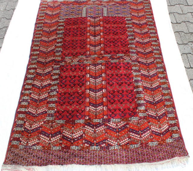 Tekke Engsi Turkmenia First half of the 20th century 
very good condition Size: 200x130cm                   