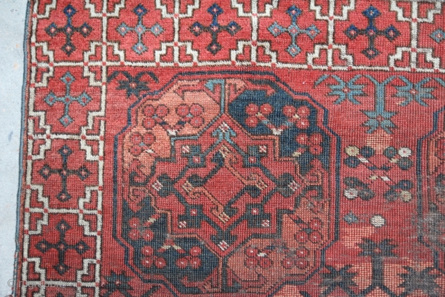 Ersari Maincarpet 2,38 x 1,77 m, Turkmenistan before 1800, condition good, partly low pile, original side but not complete,              