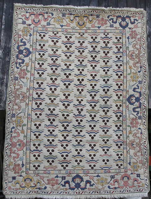 An old Tuduc carpet with a Selendi pattern from Romania (Eastern Europe).
This carpet is modeled on a Selendi carpet from Western Anatolia, featuring the famous Cintamani pattern from this settlement.
Tuduc carpets often  ...