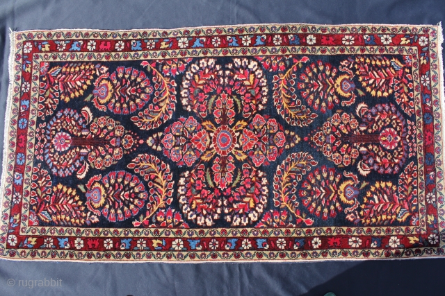 SARUGH Presia around 1920
beautiful colors, low pile
Size: 148x78cm                         