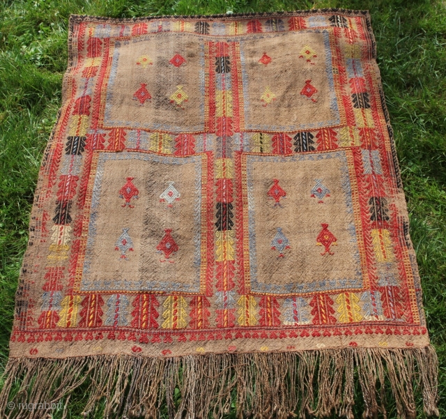 Verneh Aserbaidschan  Wool on Wool Natural color Very good condition 
Size: 118x102cm
PRICE: 250€                   