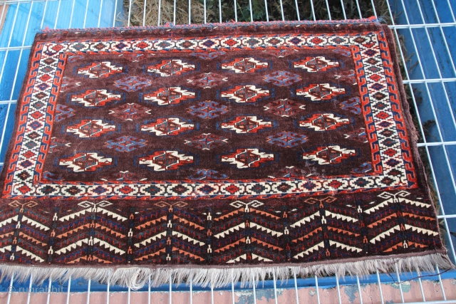 JOMUD Tschowal Wool on Wool very good Natural color, various moth damage.
Size: 114x72cm
PRICE: 550€                   