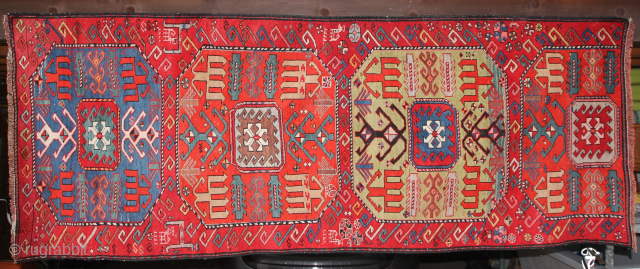 Chaili-Chajly Southeast Caucasus, Mogan region, around 1900 Thecarpet doeder has been
cut, otherwise in good condition. Size: 270x100cm Price: 400€