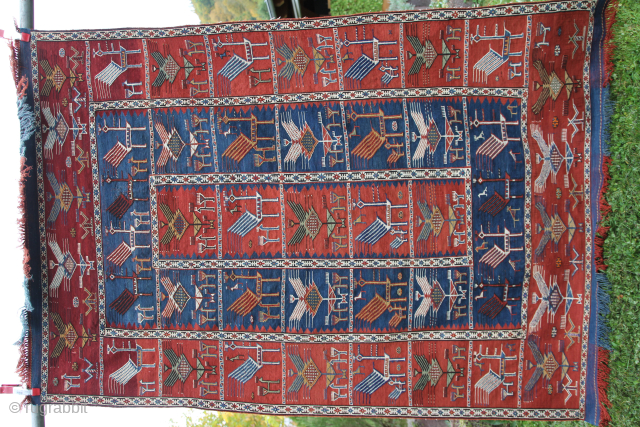 Schaddah Eastern Caucasus Baku region very good condition
Size: 209x142cm Price: 4000€