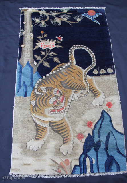 Tibetan "Tiger" Rug Brown color oxidized, otherwise in good condition.
Size: 135x75cm  Price: 1950€                   