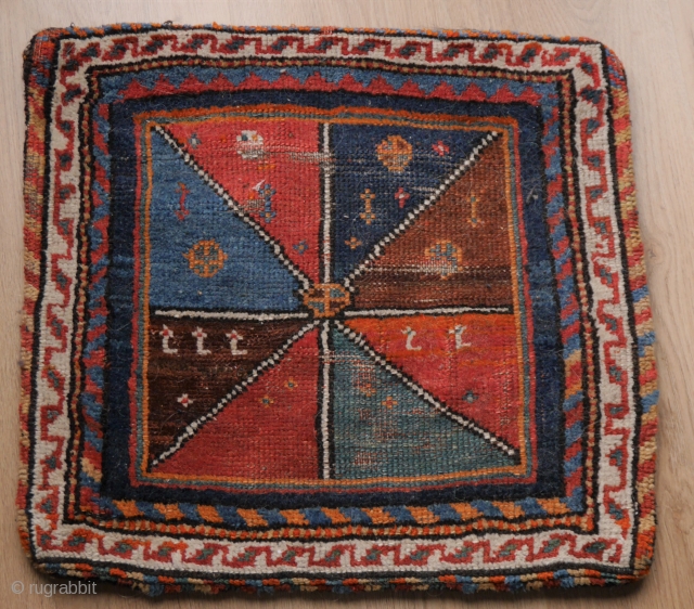 Unusual bag, Qashqai and gabbeh like with a striking pattern. 
backside is not original.
53 x 48 cm.                