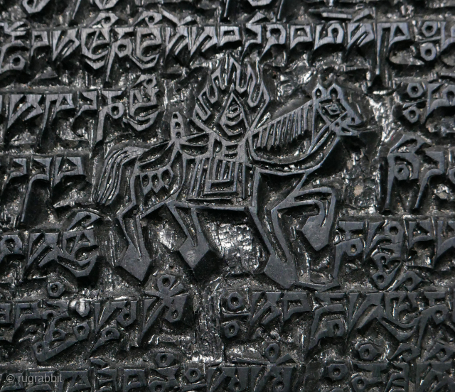 Tibet printing block, hand made, for printing textiles like flags. Wind horse in the middel. 18 x 26 cm.
please use www.beamol.nl contactform.           