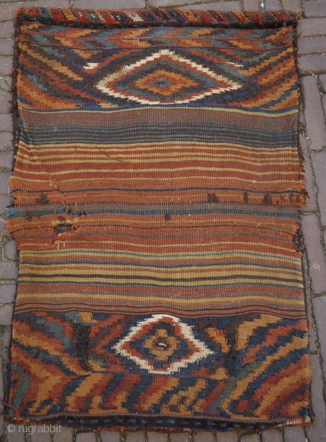 Bakhtiari double bag with kilim backside. The backside is as beautiful as the front. The bag might be made by a mother and daugther, one part is made by an experienced weaver,  ...