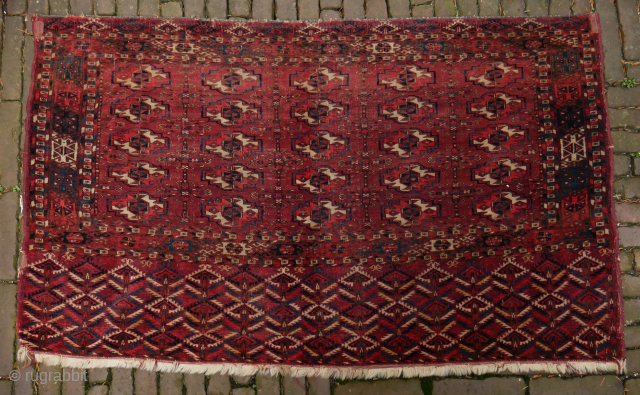 Tekke chuval, very fine weave, cloth like, 74 x 126 cm. Good condition with three small restaurations at the sides. No color run. please use contactform on www.beamol.nl     