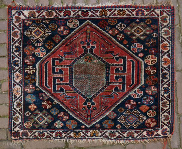 Qashqai bagface, nice colors, good condition. 72 x 57 cm.
please use contactform on beamol.nl