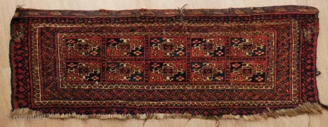 small Turkmen torba, Ersari? with güls, 100 x 34 cm.                       