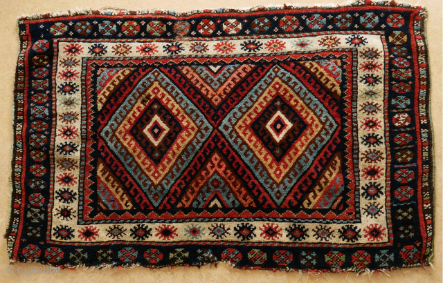 Jaf bag face, with thick, fat and soft wool, full pile. Good colours, except for one red. Old restoration, as found, priced accordingly, 68 x 109
Please use contactform on www.beamol.nl   