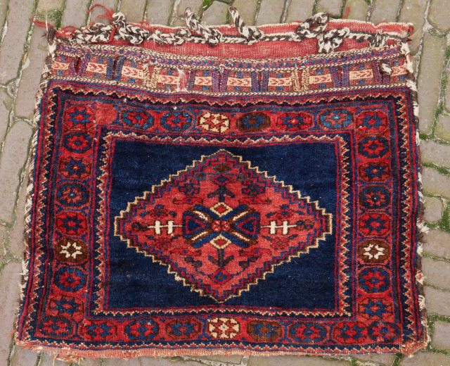 Impressive bag, prob. Veramin, Kurdish. Rare. 52 x 69 cm.
please use contactform on www.beamol.nl