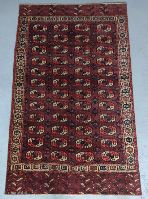 Yomut / Karadashli main carpet with tauk-nuska guls. Fantastic Elena, particularly at the top, great condition. 165x265cm                